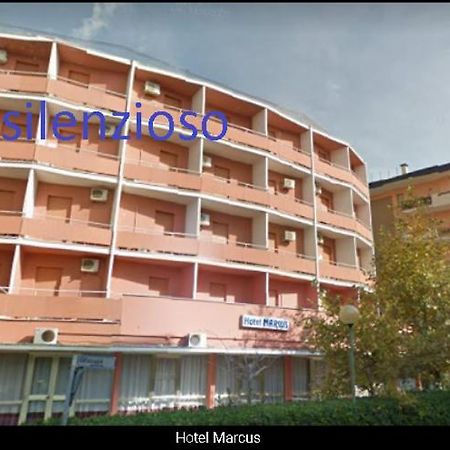 Hotel Marcus Cesenatico Esterno foto