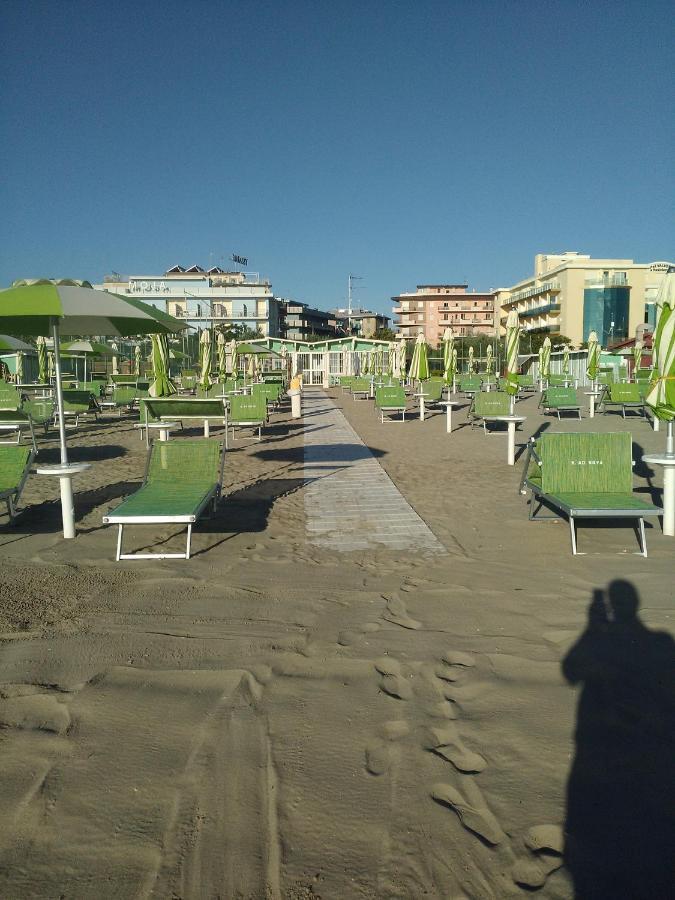 Hotel Marcus Cesenatico Esterno foto